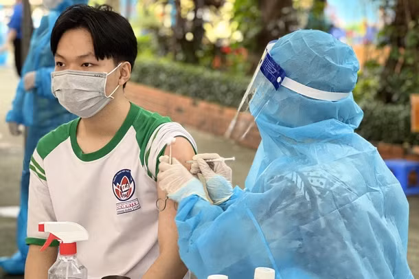 Việt Nam cán mốc tiêm chủng hơn 90 triệu liều vaccine phòng COVID-19