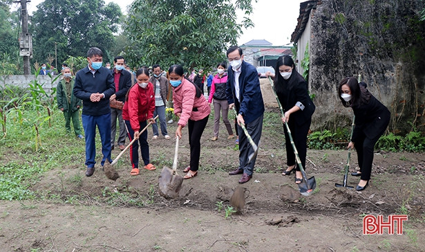 Xây dựng 7 nhà đại đoàn kết cho các hộ có hoàn cảnh khó khăn ở Can Lộc
