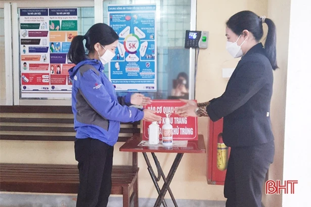 Doanh nghiệp Hà Tĩnh siết chặt phòng dịch, duy trì chuỗi sản xuất