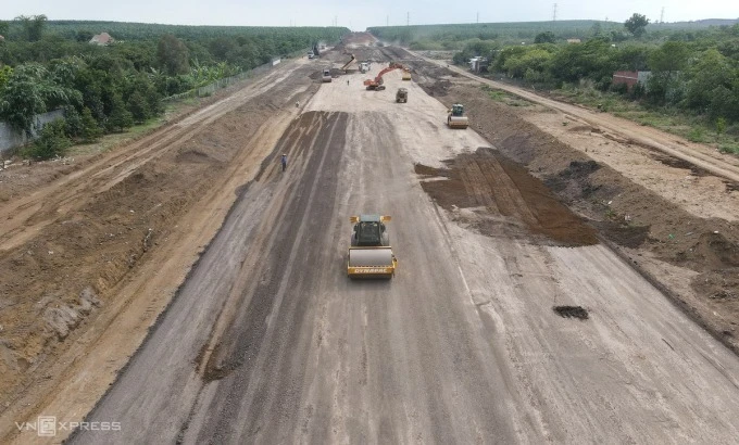 Đề xuất hình thức đầu tư cao tốc Bắc - Nam đoạn Bãi Vọt - Vũng Áng