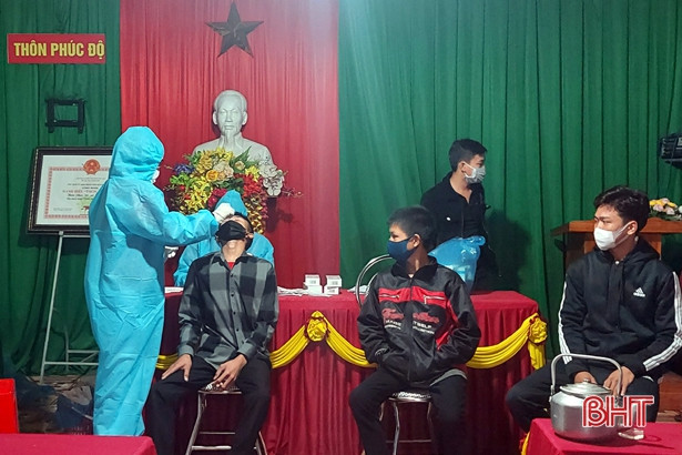 Tập trung toàn lực, hoàn thành xét nghiệm 100% người dân Kỳ Thượng trong hôm nay