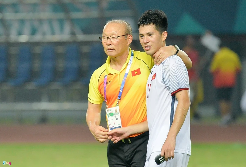 Đình Trọng bị loại trước trận Nhật Bản