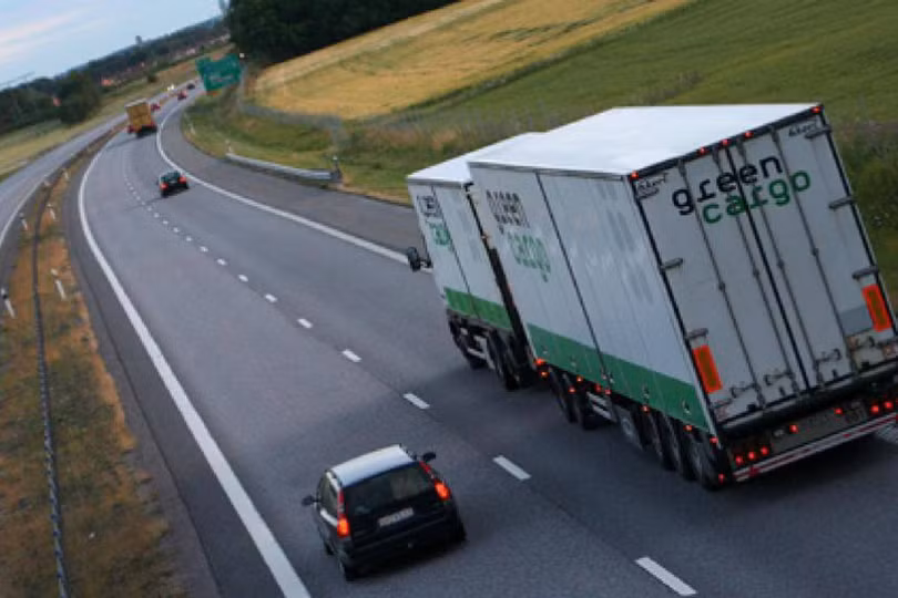 Làm gì để hạn chế rơi bánh xe khi đang di chuyển?