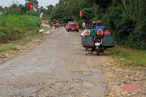 Tập trung toàn lực, hoàn thành xét nghiệm 100% người dân Kỳ Thượng trong hôm nay