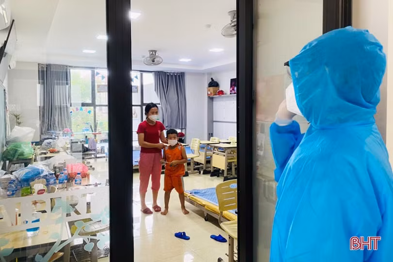 Các “chiến binh nhí” Trường Phổ thông liên cấp Albert Einstein Hà Tĩnh bắt nhịp tốt ở khu cách ly