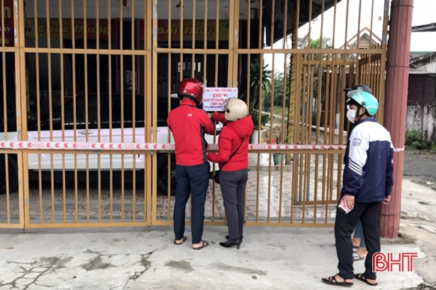 Ngày 10/11, lấy hơn 1.100 mẫu xét nghiệm COVID-19 ở xã Kỳ Phong