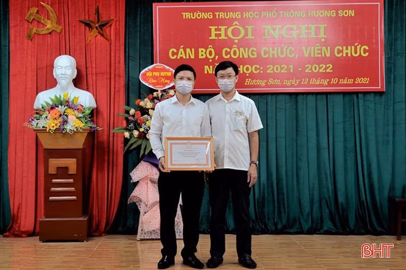 Thầy giáo ở Hà Tĩnh 20 lần hiến máu tình nguyện