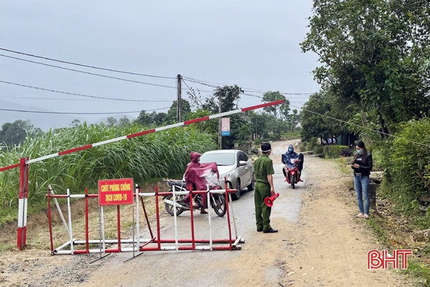 Khẩn trương xét nghiệm trên diện rộng cho hơn 7.000 nhân khẩu xã Kỳ Thượng