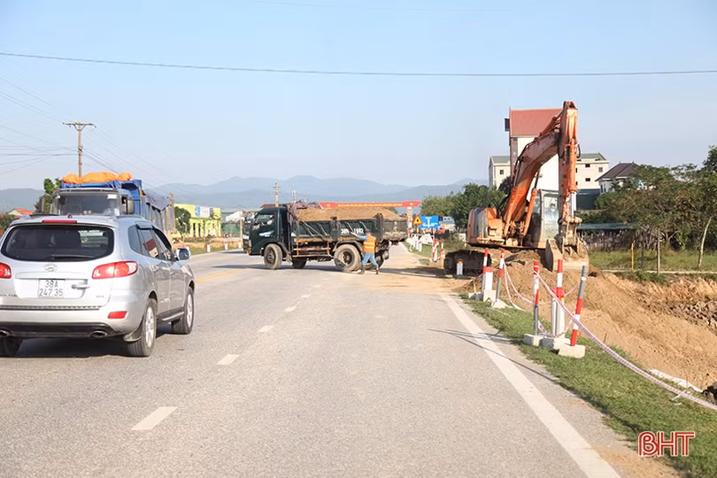 Đảm bảo an toàn giao thông khi thi công nút giao cao tốc Bắc - Nam đoạn qua Hà Tĩnh