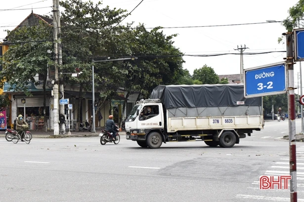 3 cụm đèn tín hiệu giao thông ở Hồng Lĩnh cùng ngừng hoạt động