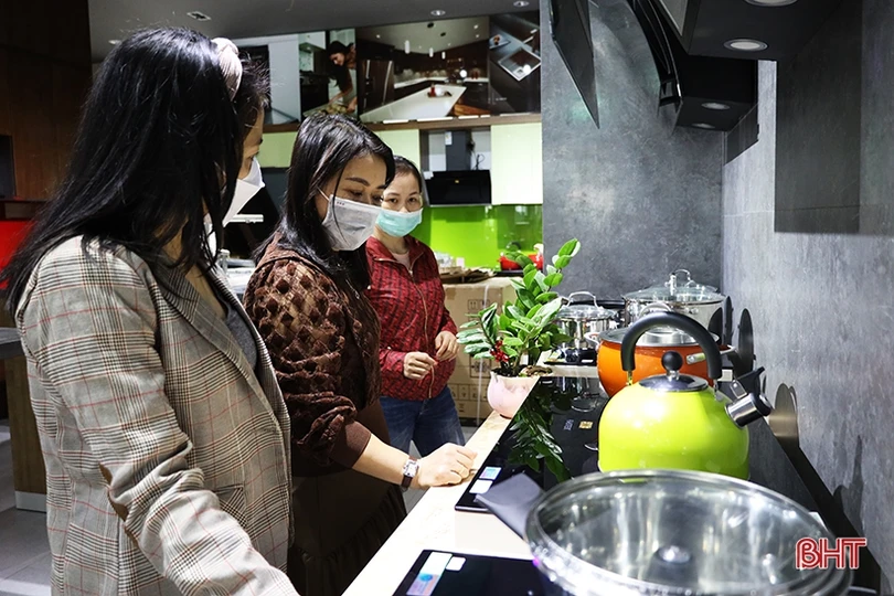 Giá gas tăng, bếp từ đắt khách