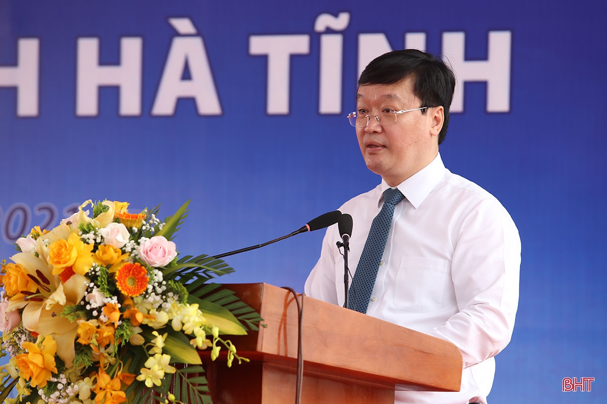 Chính thức thông xe cầu Cửa Hội nối Nghệ An - Hà Tĩnh