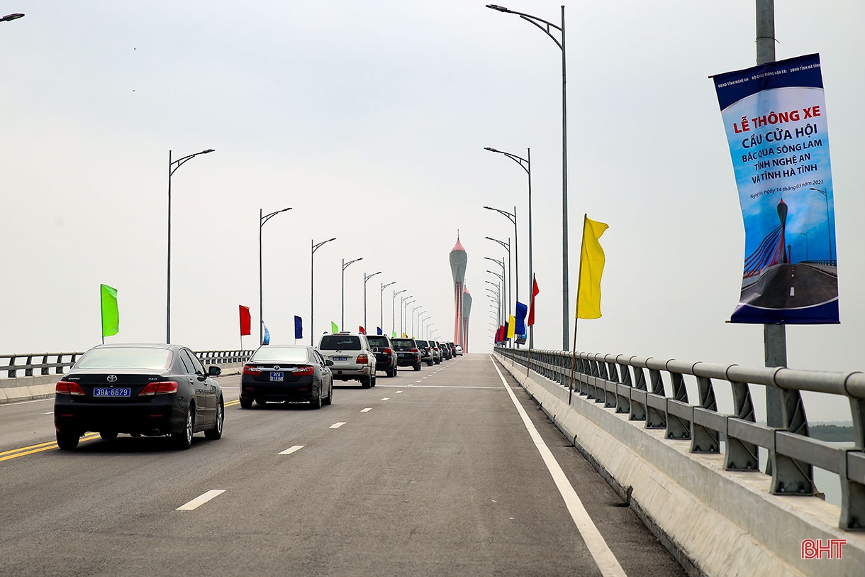Chính thức thông xe cầu Cửa Hội nối Nghệ An - Hà Tĩnh