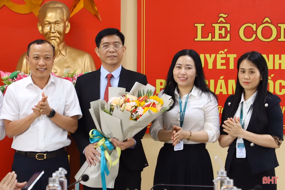 Công bố quyết định bổ nhiệm Phó Giám đốc Sở Ngoại vụ Hà Tĩnh