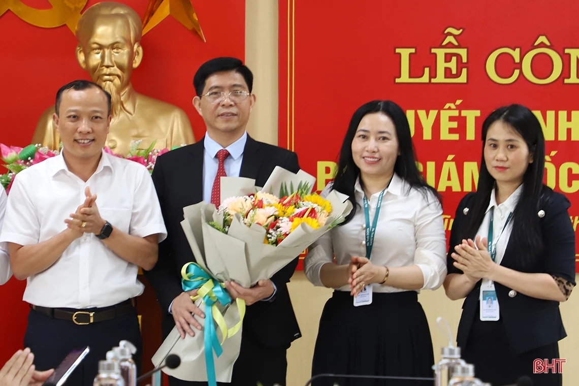 Công bố quyết định bổ nhiệm Phó Giám đốc Sở Ngoại vụ Hà Tĩnh