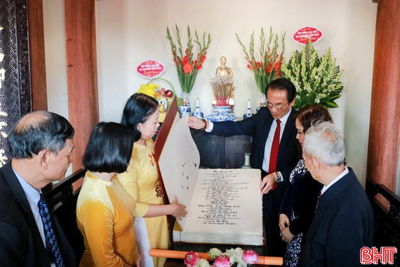 Hội đồng các gia tộc tri ân Đại thi hào Nguyễn Du