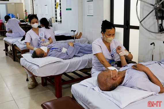 Chăm lo chính sách, gieo dựng niềm tin