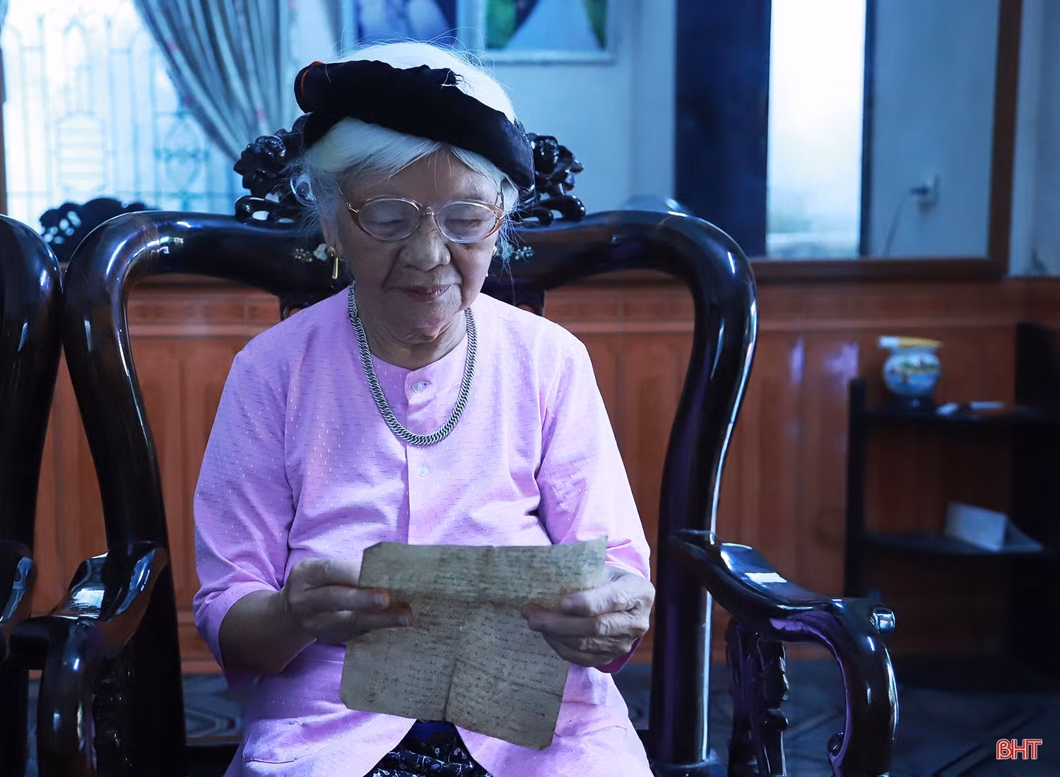 Tình yêu son sắt, thủy chung của vợ liệt sỹ gần 60 năm thờ chồng, nuôi con