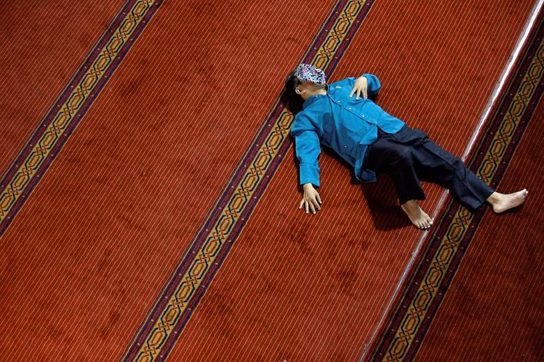 Hình ảnh người Hồi giáo khắp thế giới mừng tháng lễ Ramadan