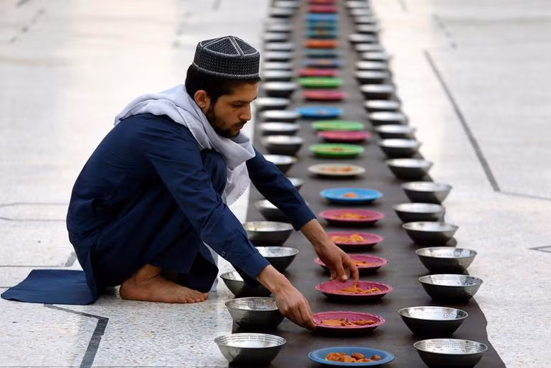 Hình ảnh người Hồi giáo khắp thế giới mừng tháng lễ Ramadan