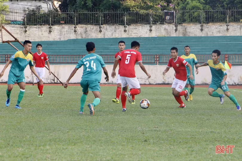 Hàng công bế tắc, Hồng Lĩnh Hà Tĩnh để Bình Phước cầm chân trên sân nhà