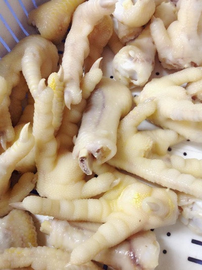 Cuối tuần, làm món chân gà rang muối ớt ngon cực đỉnh