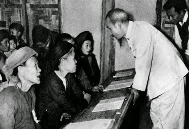 Chủ tịch Hồ Chí Minh - tấm gương về nêu gương