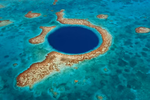 14 khu lặn biển ngoạn mục bậc nhất thế giới