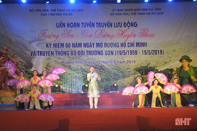 Liên hoan Tuyên truyền lưu động “Trường Sơn - con đường huyền thoại”