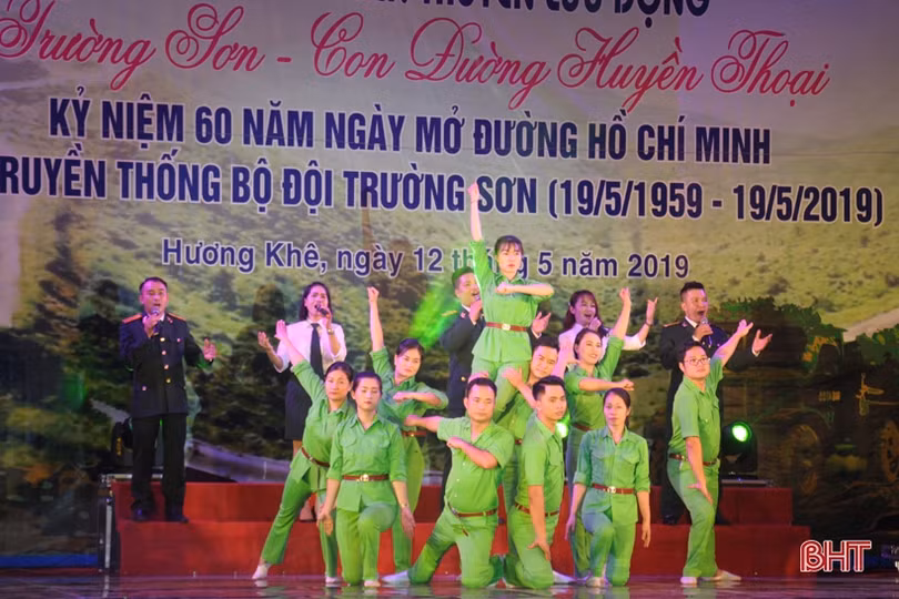 Liên hoan Tuyên truyền lưu động “Trường Sơn - con đường huyền thoại”