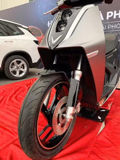 V9 - xe máy điện thể thao mới của VinFast lộ diện