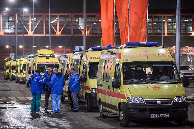 Hiện trường vụ máy bay Nga bốc cháy khiến ít nhất 41 người thiệt mạng