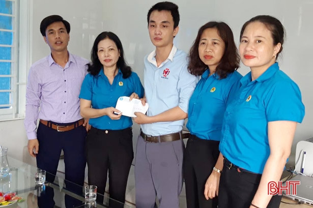 Hồng Lĩnh trao “Mái ấm công đoàn” cho đoàn viên hoàn cảnh khó khăn