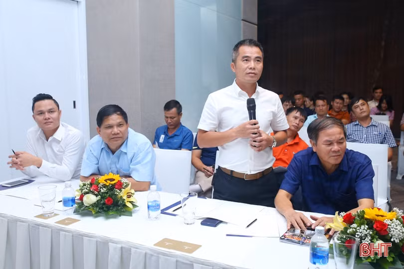 Ryan Giggs chia sẻ về phát triển bóng đá tại Hà Tĩnh