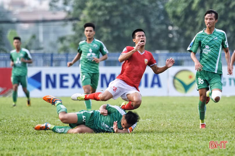 Hồng Lĩnh Hà Tĩnh chiến thắng thuyết phục Phù Đổng FC 2-0 trên sân khách