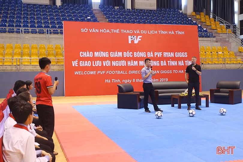 Danh thủ Ryan Giggs: Hà Tĩnh là vùng đất có nhiều tài năng bóng đá