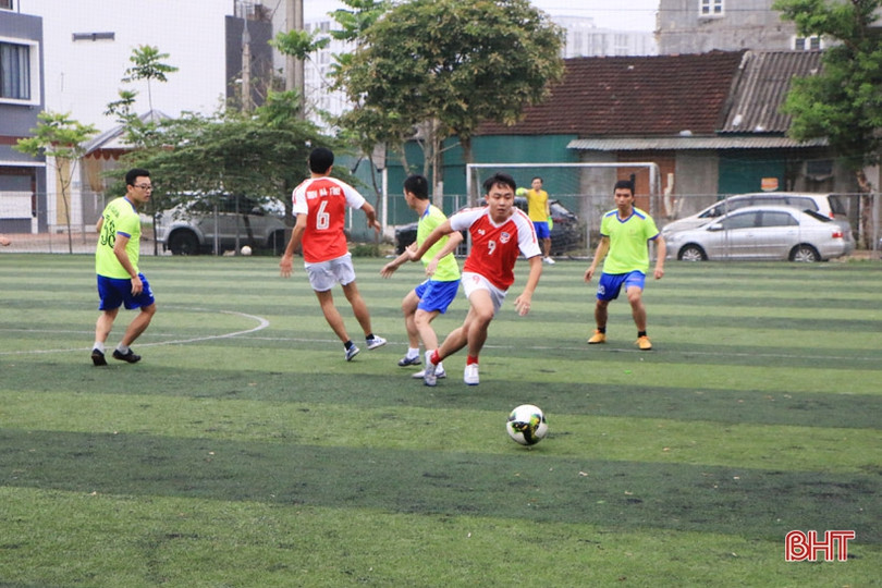 16 đội tranh tài Giải Bóng đá thể thao ngành Ngân hàng Hà Tĩnh