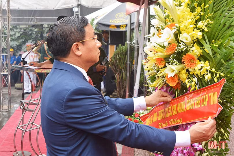 Hà Tĩnh truy điệu, an táng 7 hài cốt liệt sỹ quân tình nguyện và chuyên gia Việt Nam hy sinh tại Lào