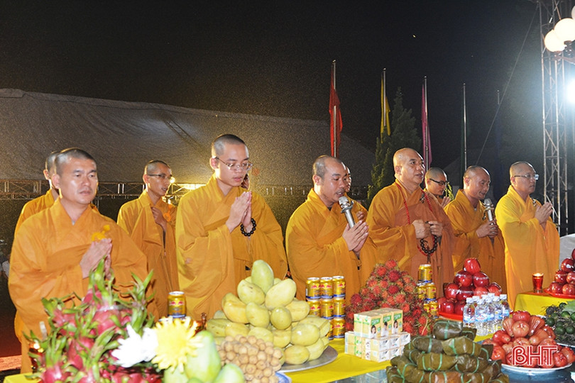 Hà Tĩnh tổ chức đại lễ cầu siêu tại Nghĩa trang Liệt sỹ quốc gia Nầm