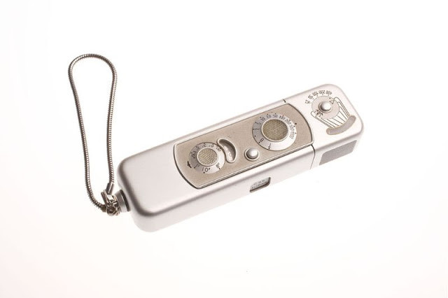 Choáng với vũ khí gián điệp được ngụy trang như phim trinh thám