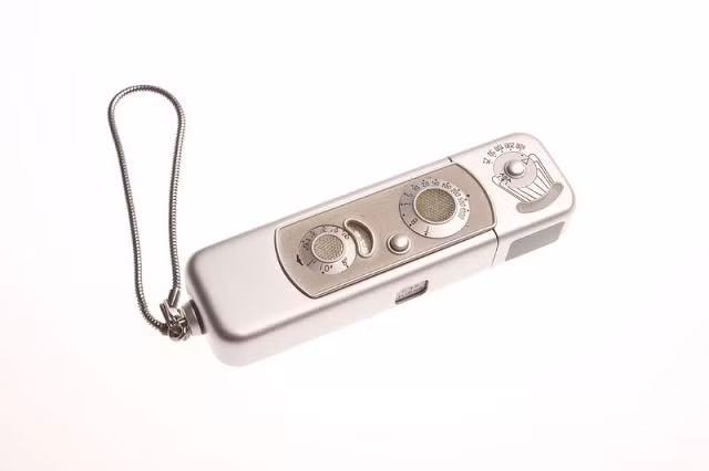 Choáng với vũ khí gián điệp được ngụy trang như phim trinh thám