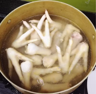 Cuối tuần, làm món chân gà rang muối ớt ngon cực đỉnh