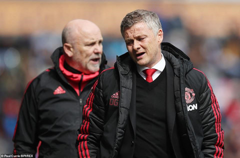 Ole Solskjaer không cứu nổi MU bệ rạc khi về cuối mùa giải. Ảnh: BPIREX . Man United thất bại và cái giá cho sự bảo thủ