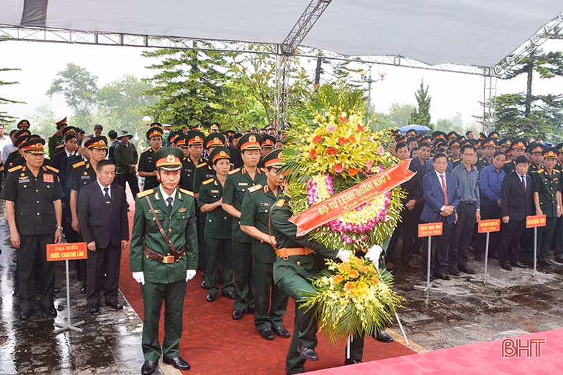 Hà Tĩnh truy điệu, an táng 7 hài cốt liệt sỹ quân tình nguyện và chuyên gia Việt Nam hy sinh tại Lào