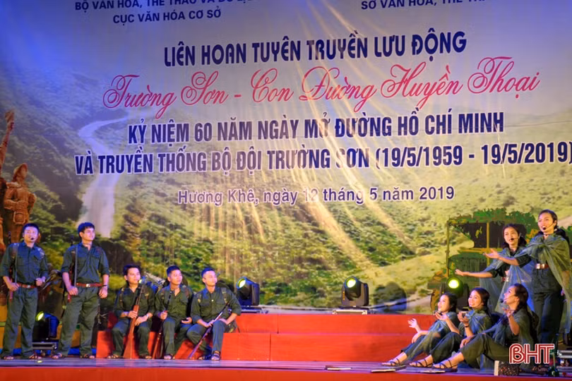 Liên hoan Tuyên truyền lưu động “Trường Sơn - con đường huyền thoại”