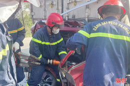 Rèn thể lực, luyện kỹ năng để làm tốt công tác cứu hộ, cứu hỏa