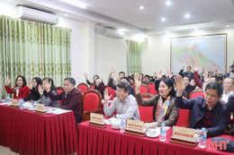 Hà Tĩnh tiếp nhận 140 hồ sơ ứng cử đại biểu Quốc hội và đại biểu HĐND tỉnh