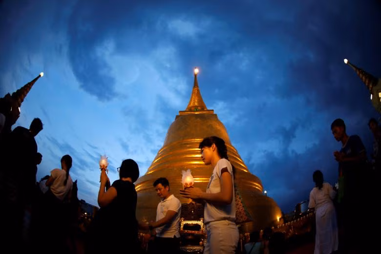 dai le phat dan tren khap the gioi