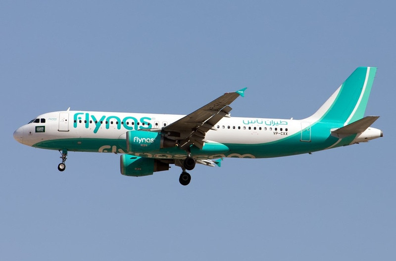 de doa danh bom gay hoang loan tren may bay cho khach cua saudi arabia