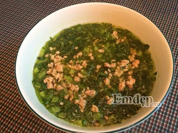 bua com am ap day yeu thuong nhan ngay cua me